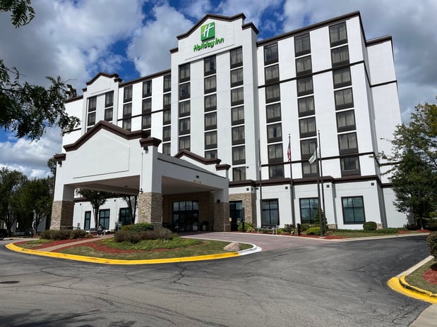Images Holiday Inn & Suites Chicago Northwest - Elgin by IHG