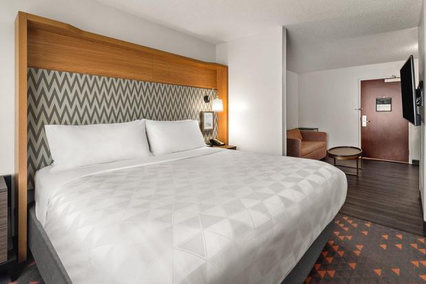 Images Holiday Inn & Suites Bothell by IHG