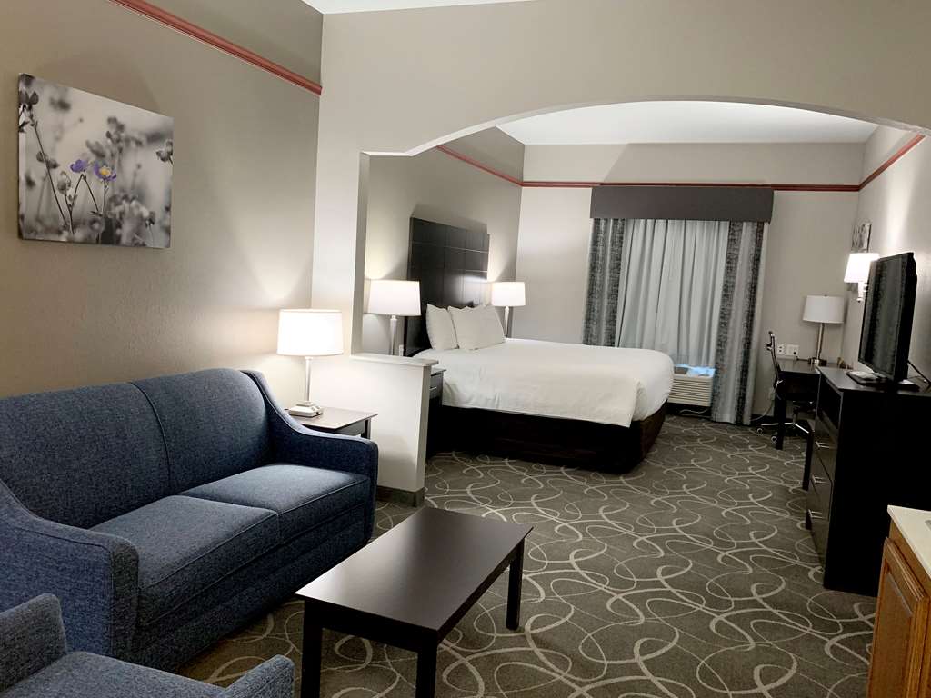 King Suite Living Area