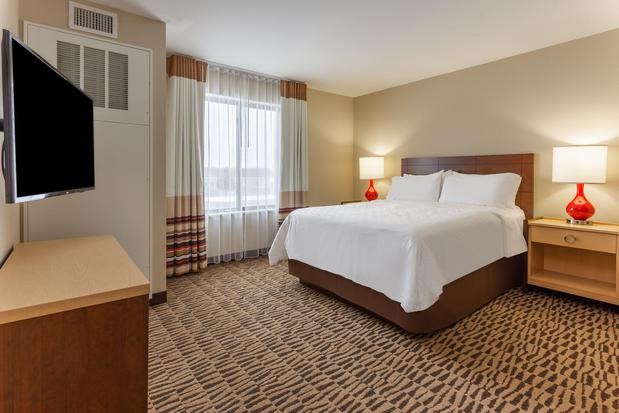 Images Candlewood Suites Fargo South - Medical Center, an IHG Hotel