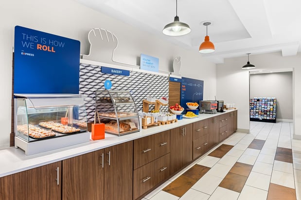 Images Holiday Inn Express & Suites Savannah - Midtown by IHG