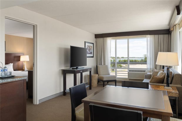 Images DoubleTree by Hilton Boston Bayside