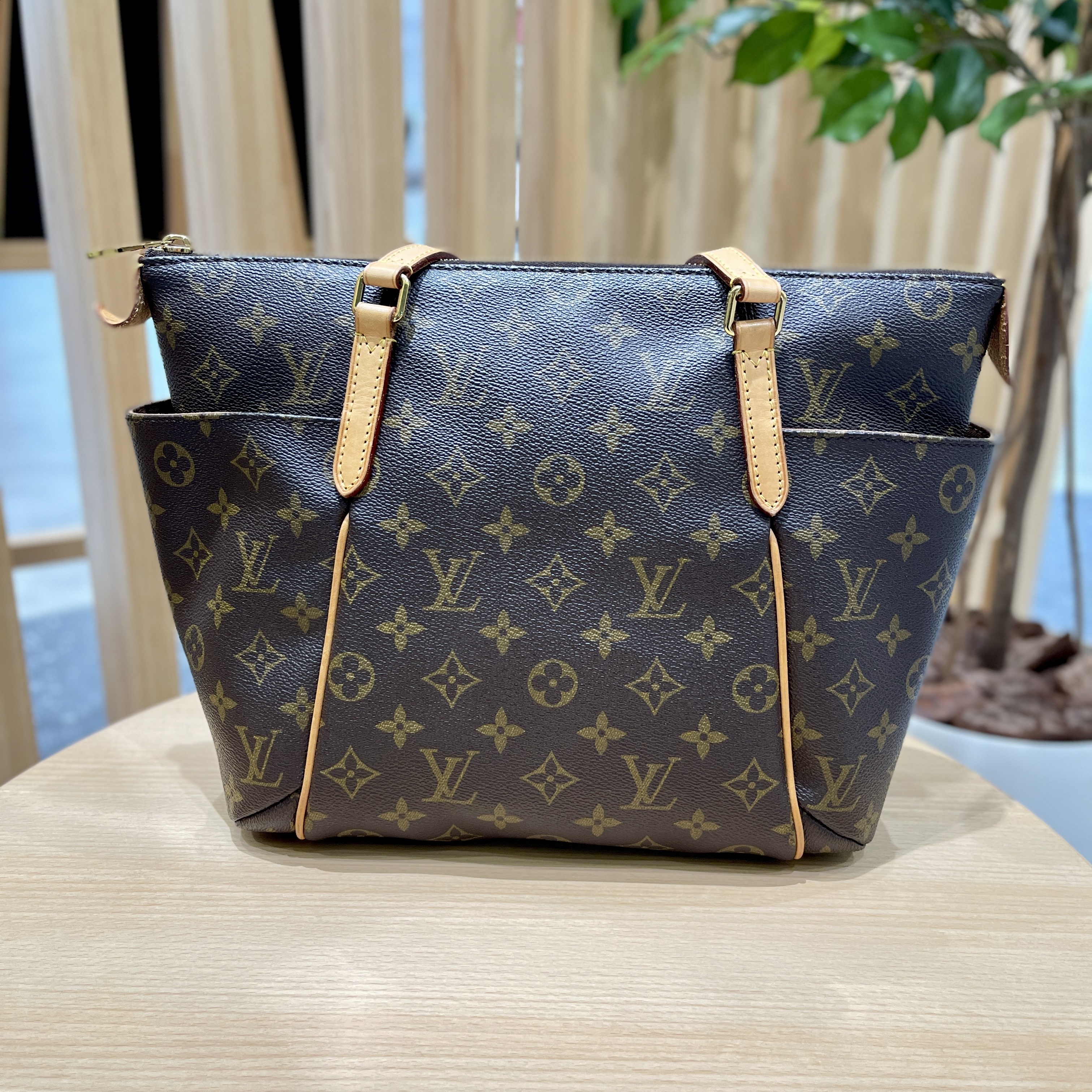 Images KOMEHYO（コメ兵）買取センターアスピア明石