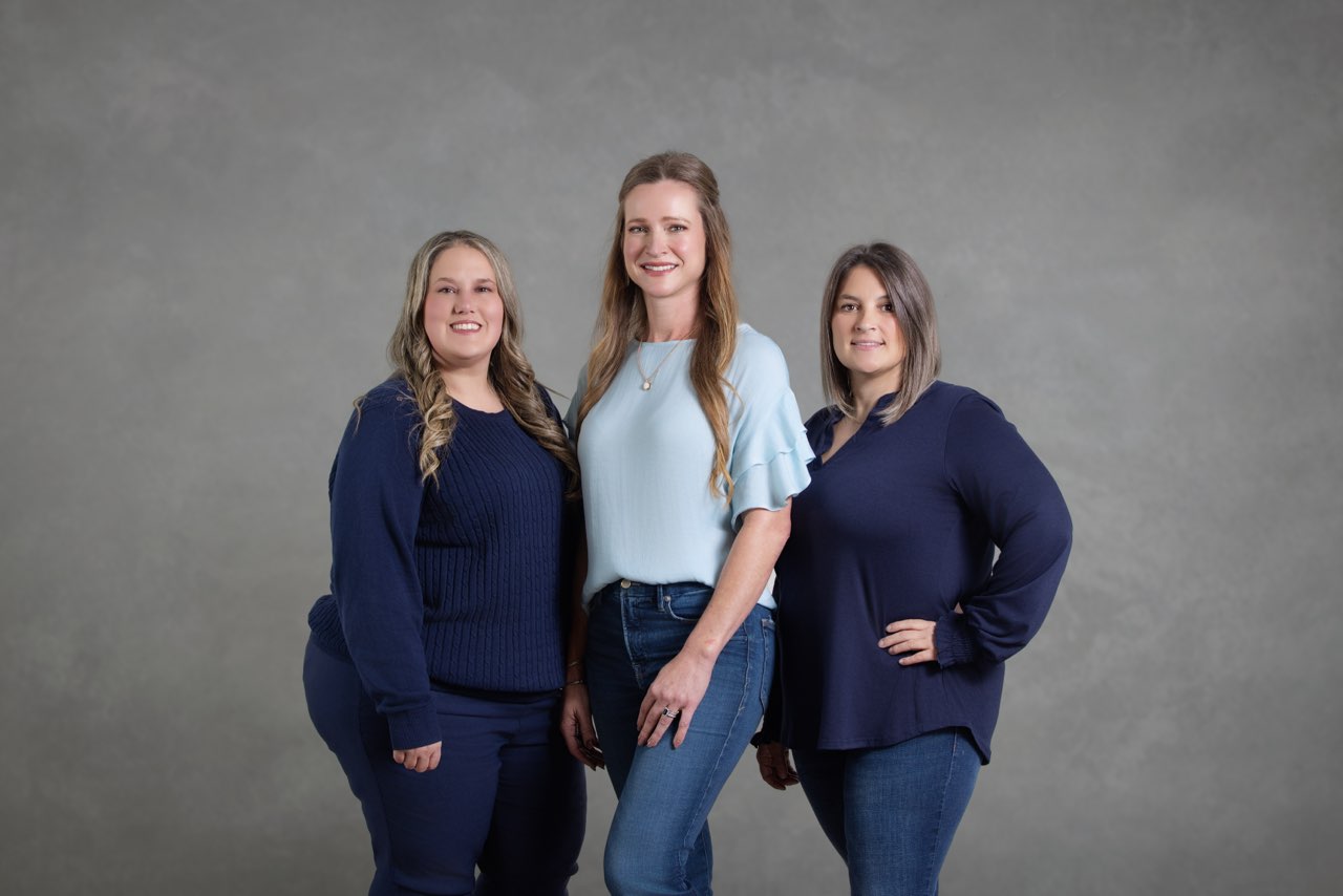 Agency Staff
(Michelle, Laurianne & Lacie)