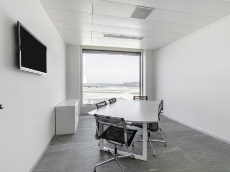 Zürich, Flughafen, Hotelstrasse 1 in Zürich