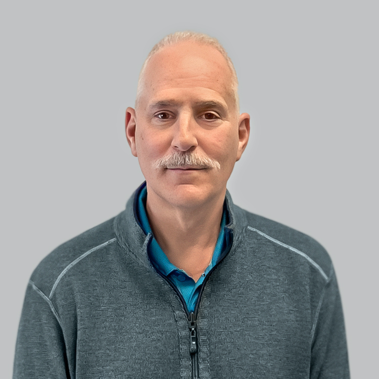 Headshot of Alan Sternberg, a wealth advisor at Chase