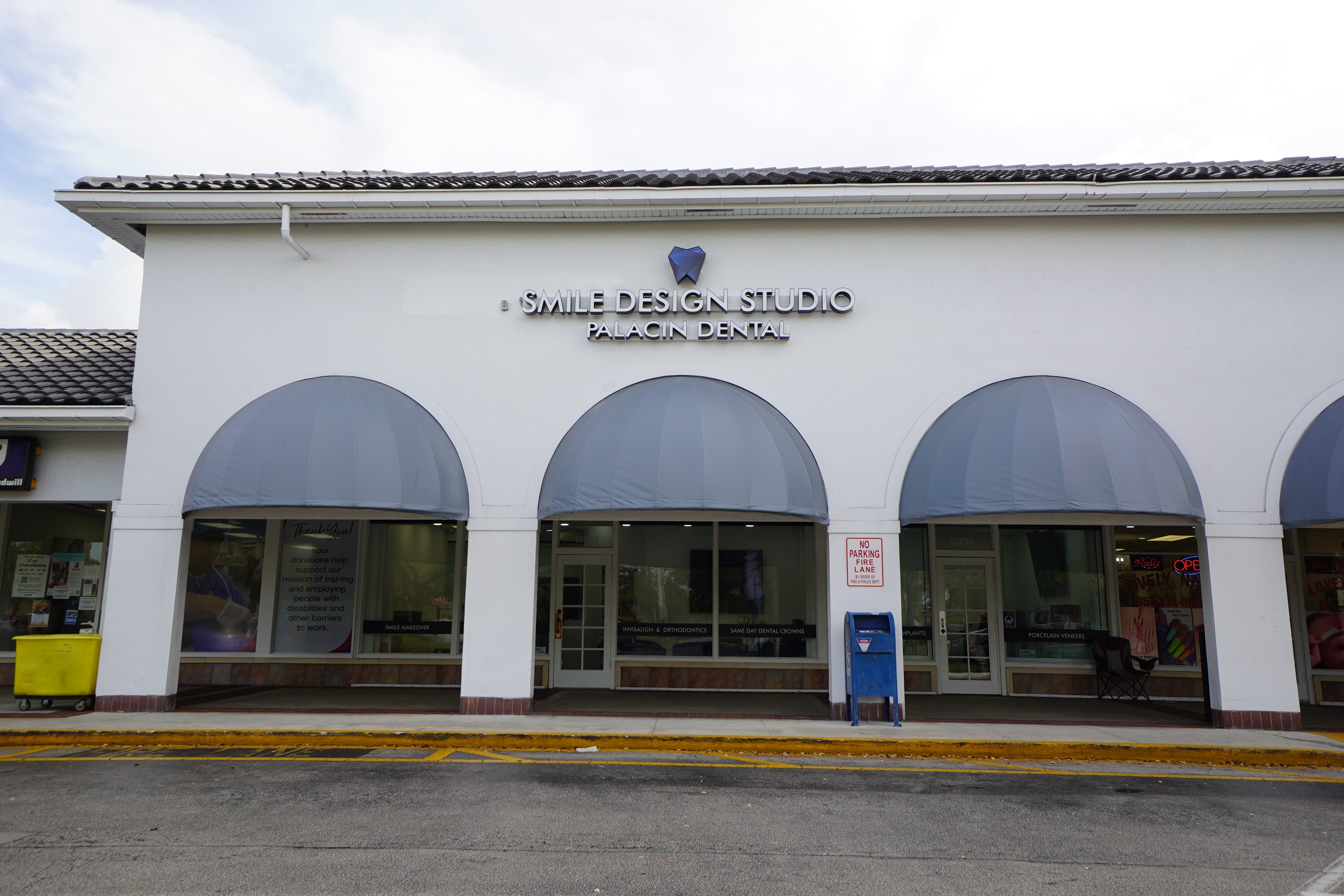 Palacin Dental - Smile Design Studio