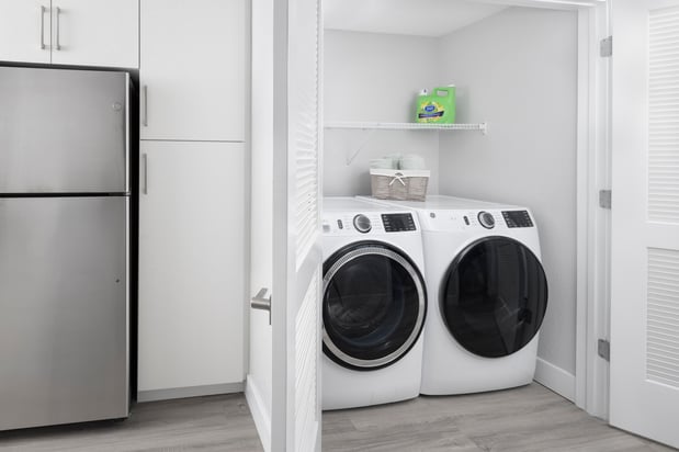 Images Everly Apartments