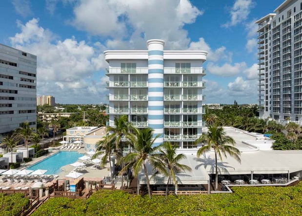 Images The Singer Oceanfront Resort, Curio Collection by Hilton