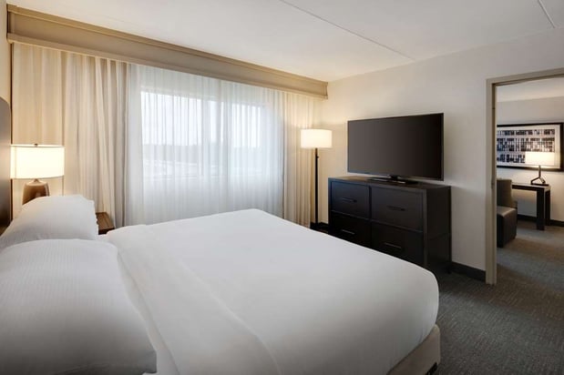 Images Embassy Suites by Hilton Detroit Troy Auburn Hills