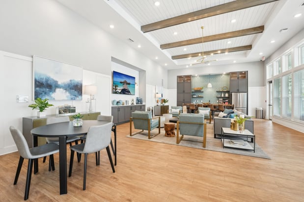 Images Story Lake Gibson | Luxury Apartment Homes