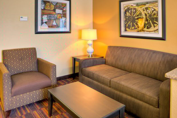 Images Holiday Inn Express & Suites Granbury by IHG