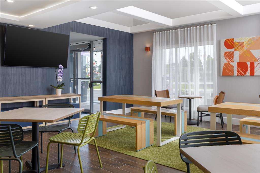 Images Spark by Hilton Woodstock