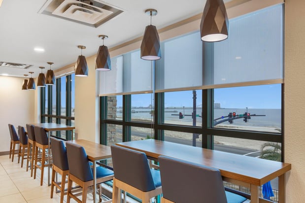 Images Holiday Inn Express Gulfport Beach by IHG