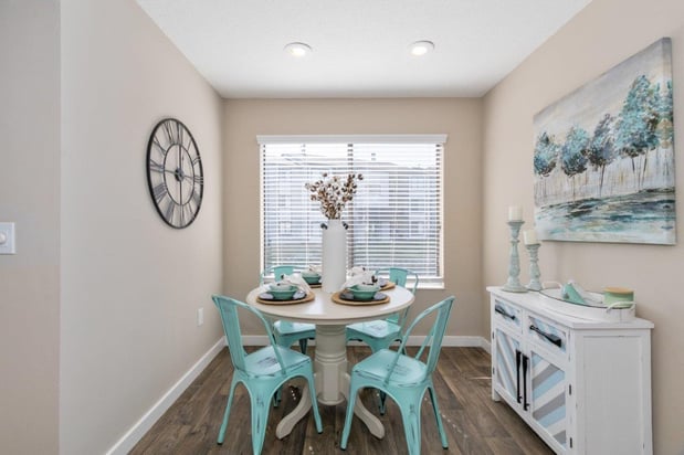 Images Lakeside Crossing at Eagle Creek Apartments and Townhomes