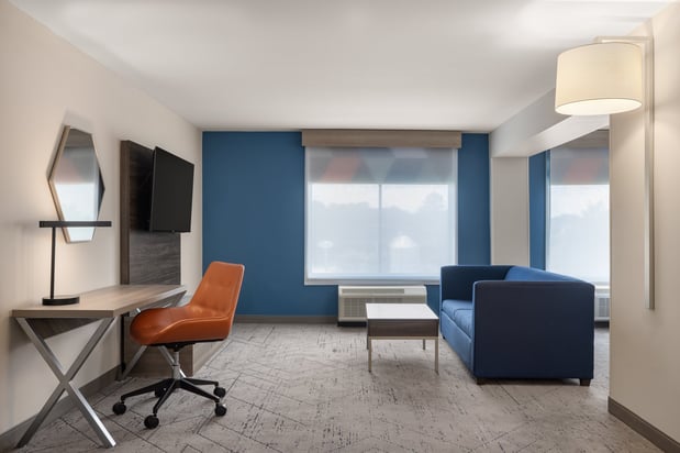 Images Holiday Inn Express Fayetteville - Fort Bragg by IHG