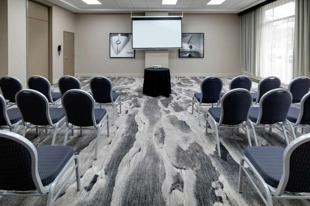 Images Embassy Suites by Hilton Detroit Troy Auburn Hills