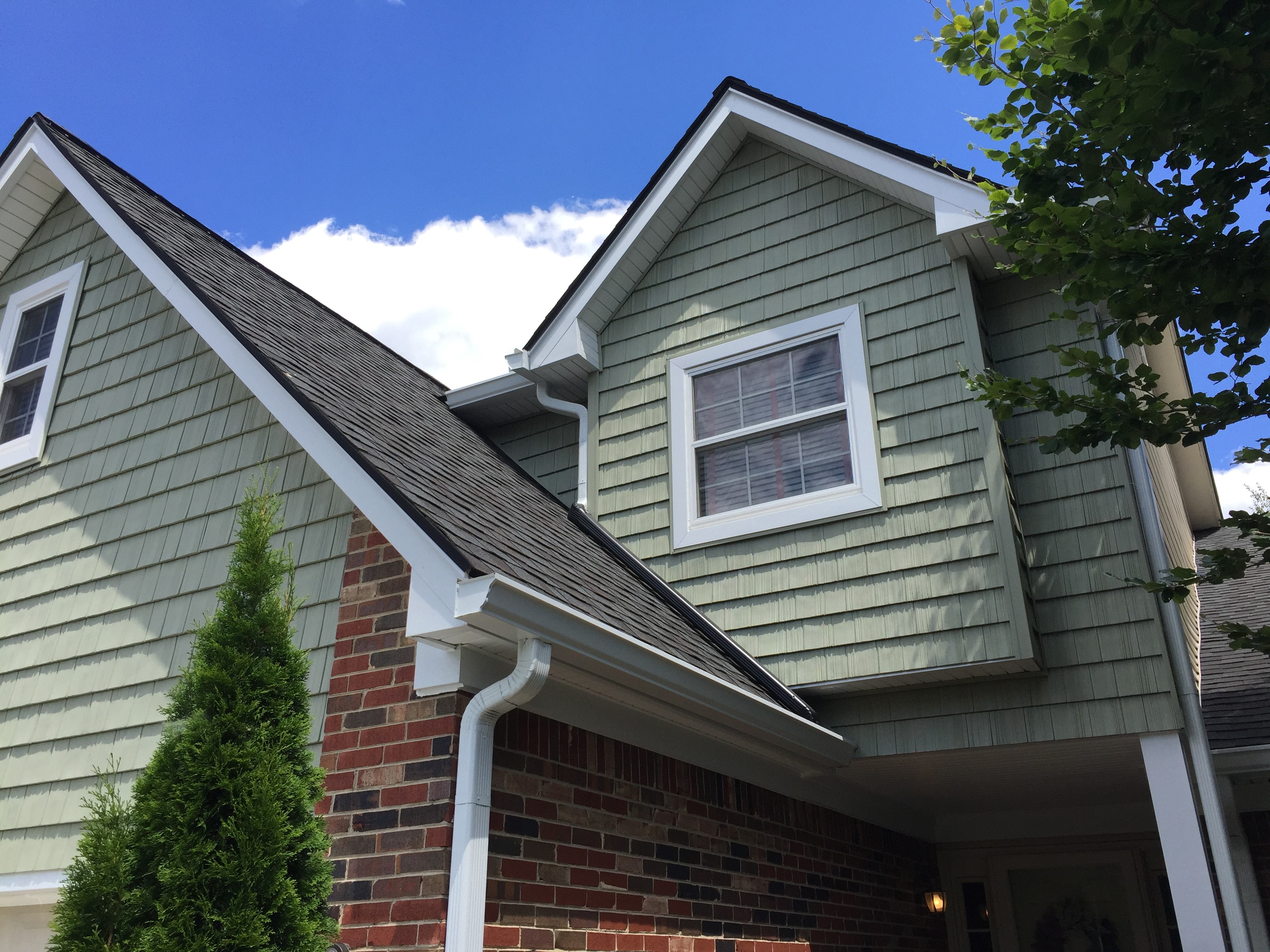 Livonia & Allen Park's top choice for roofing, siding, gutter, door, and window replacement. We're t Crown Pro Construction Allen Park (734)686-0620