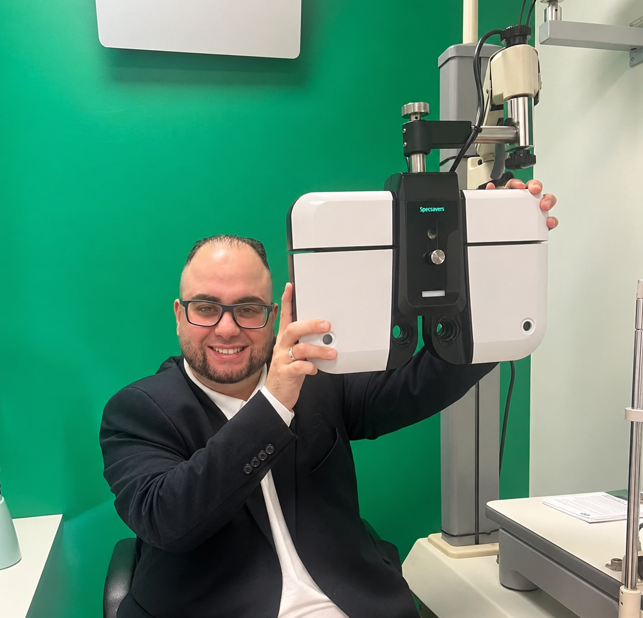 Mohammed Yaakoub, Opticien en eigenaar in onze Buikslotermeerplein - Amsterdam winkel