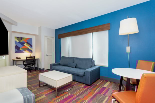Images Holiday Inn Express & Suites Orlando - International Drive by IHG