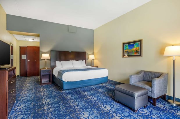 Images Best Western Plus Waynesboro Inn & Suites Conference Center