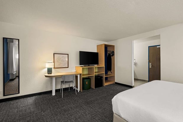 Images Spark by Hilton Fort Wayne