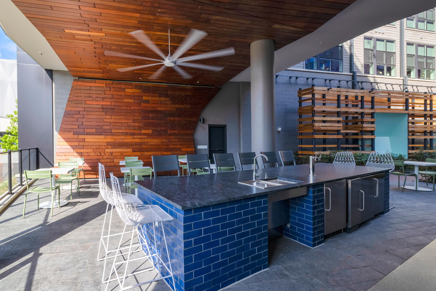 The Lanai outdoor bar and grill offers generous seating and counterspace for all