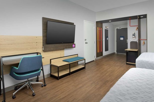 Images Tru by Hilton Lake City