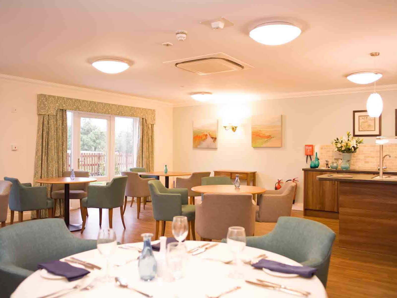 Images Barchester - Cheshire Grange Care Home