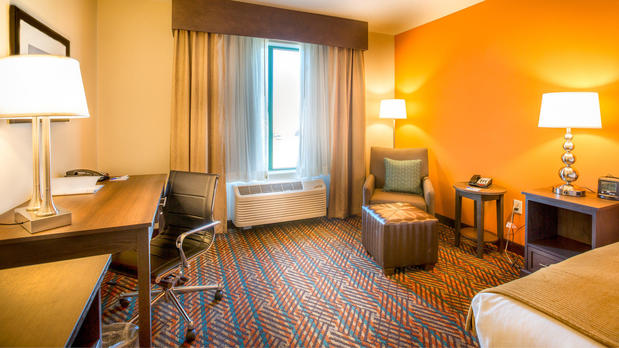 Images Holiday Inn Express Wichita South by IHG