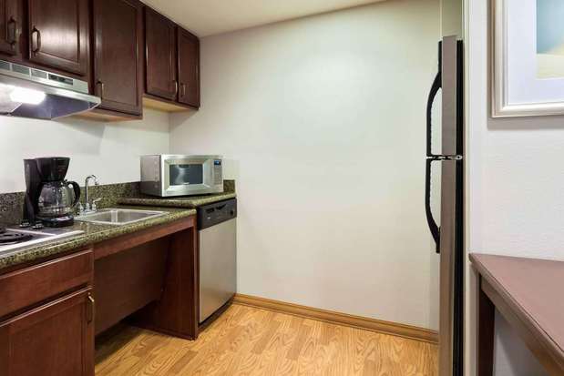Images Homewood Suites by Hilton Tampa Airport - Westshore
