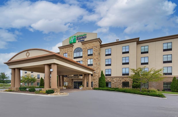 Images Holiday Inn Express & Suites Cleveland Northwest by IHG