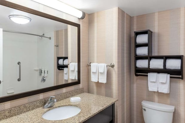 Images Hampton Inn & Suites Madison Downtown
