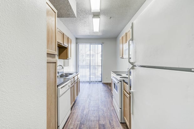 Images Saxony at Chase Oaks Apartments