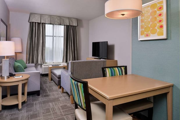Images Homewood Suites by Hilton Des Moines Airport