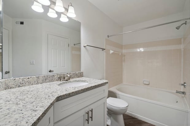 Images Village At Windermere Apartments
