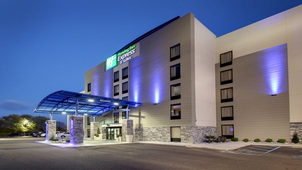 Images Holiday Inn Express & Suites Jackson Downtown - Coliseum by IHG