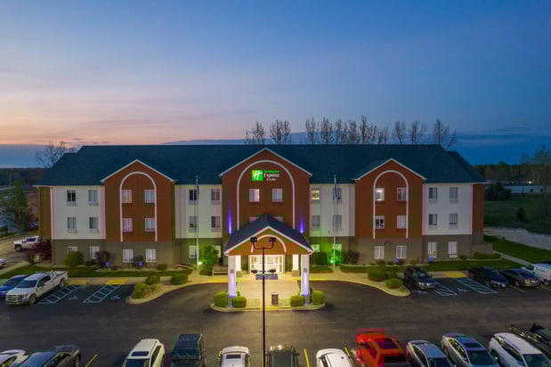 Images Holiday Inn Express & Suites Bedford by IHG