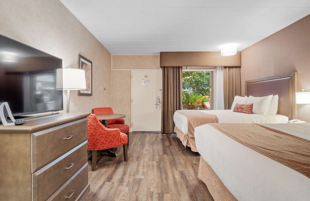 Room 126 - QQ,CYF Best Western Plus Cairn Croft Hotel Niagara Falls (905)356-1161