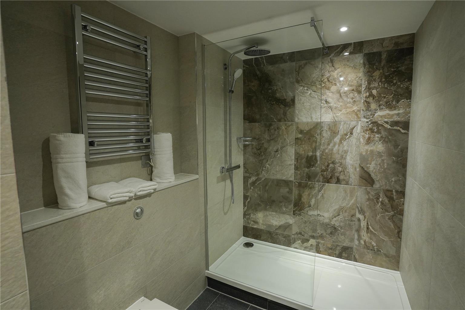 Junior Suite Bath