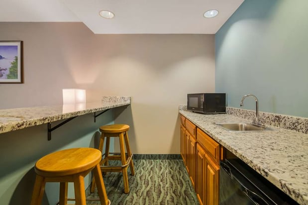 Images Best Western Plus Executive Court Inn & Conference Center