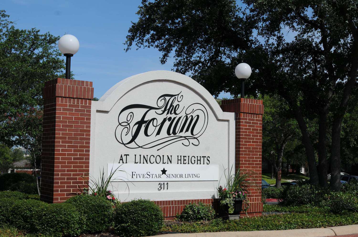 The Forum at Lincoln Heights sign