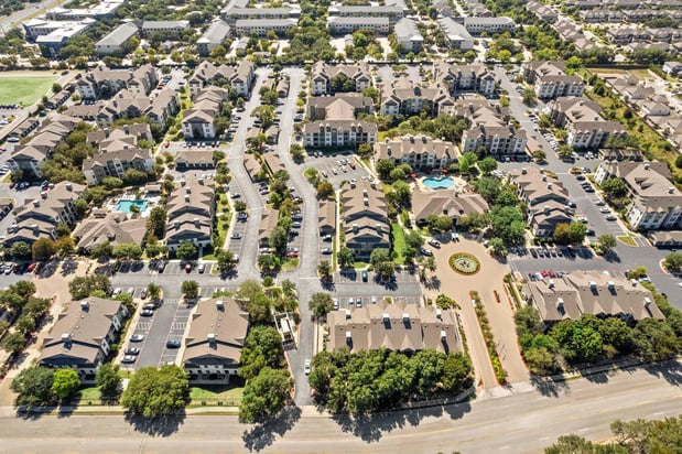 Images Camden Amber Oaks Apartments