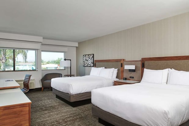 Images DoubleTree by Hilton Fullerton