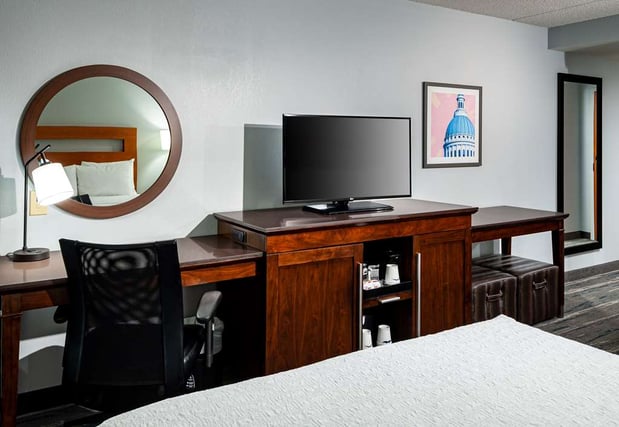 Images Hampton Inn & Suites St. Louis at Forest Park