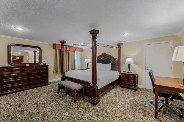 Images Best Western Plus Wooster Hotel & Conference Center