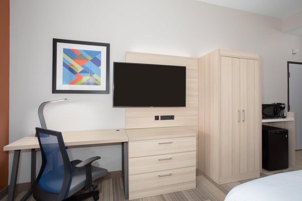 Images Holiday Inn Express & Suites Phoenix - Glendale Sports Dist by IHG