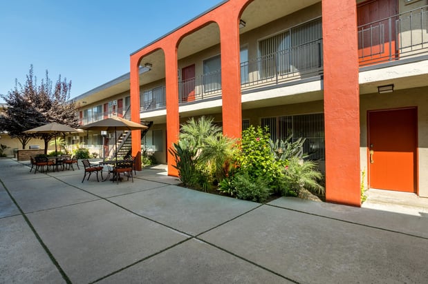 Images Riverside Apartments