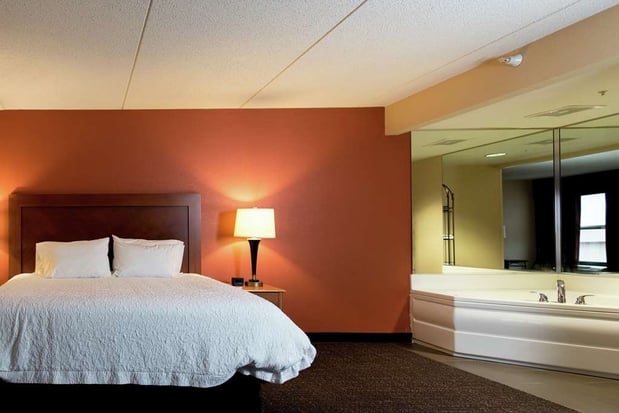Images Hampton Inn Muskegon