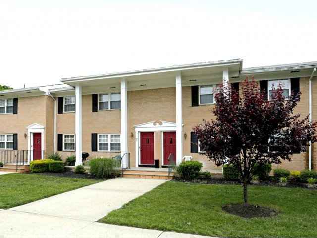 Sterling Glen Apartments